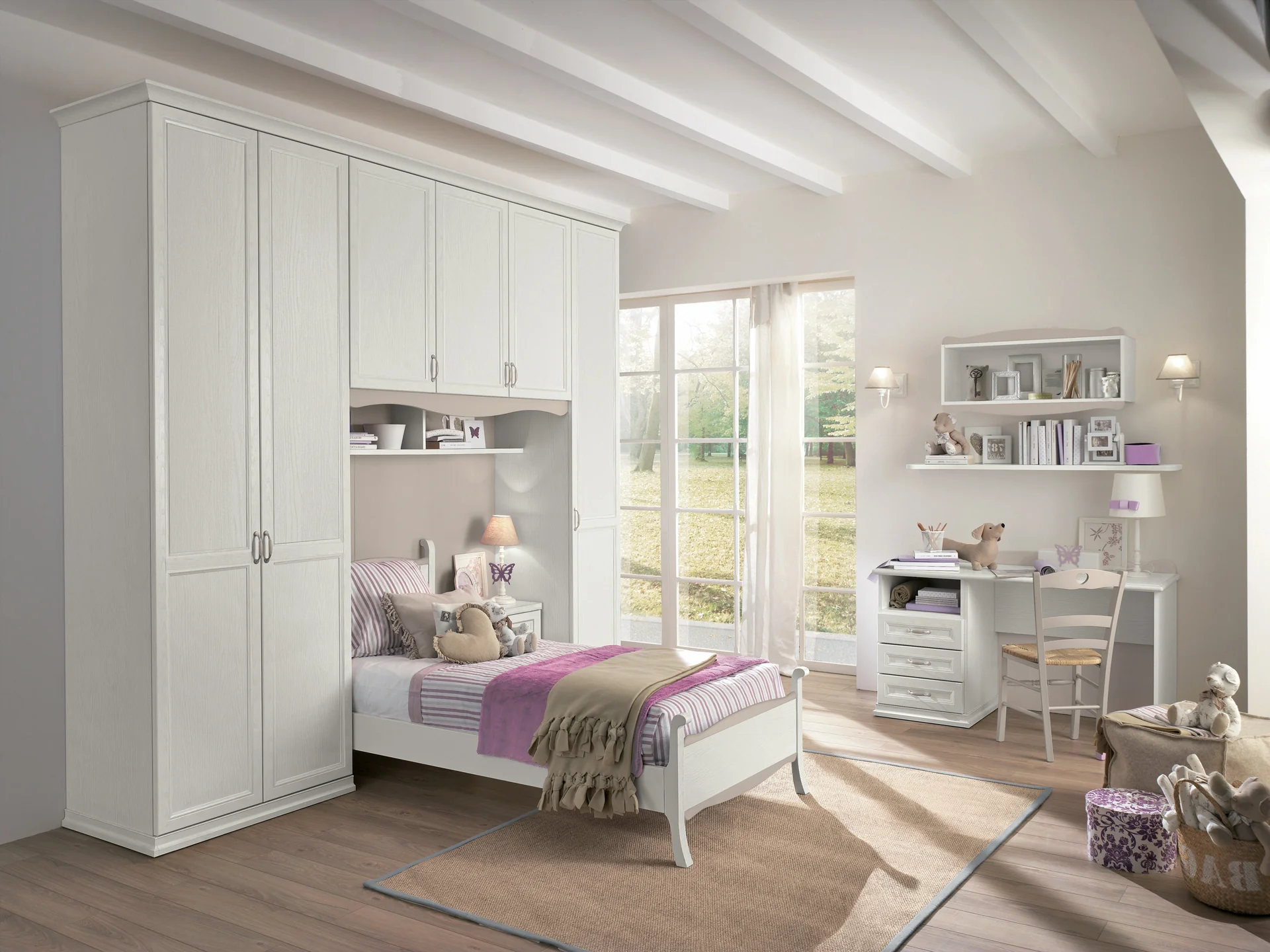 Cameretta shabby singola con armadio bianco a ponte